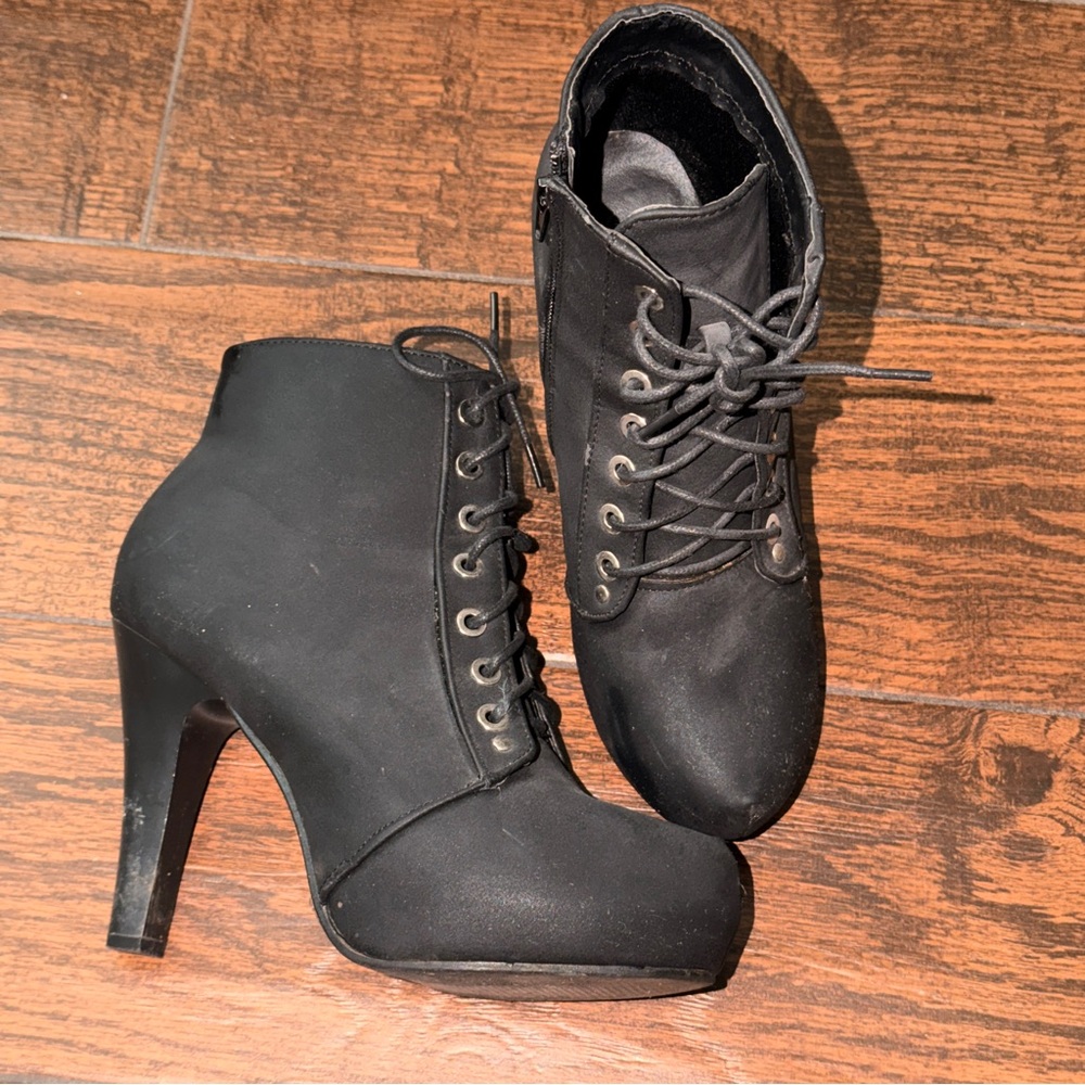 Chic Black Lace-Up Heeled Boots